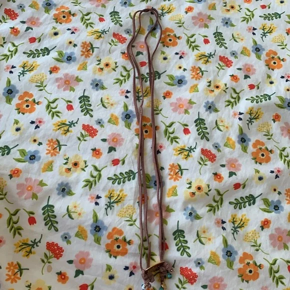 Suede Charm necklace - Picture 2 of 3